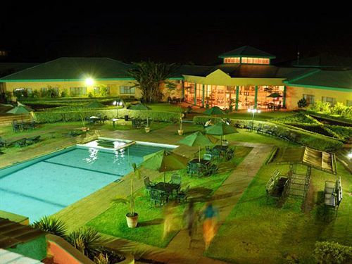 Crossroads Hotel ลิลองเว ภายนอก รูปภาพ
