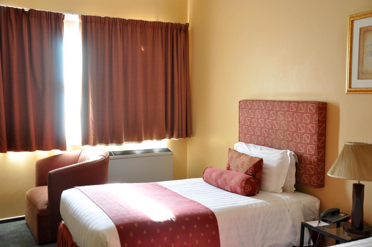 Crossroads Hotel ลิลองเว ภายนอก รูปภาพ