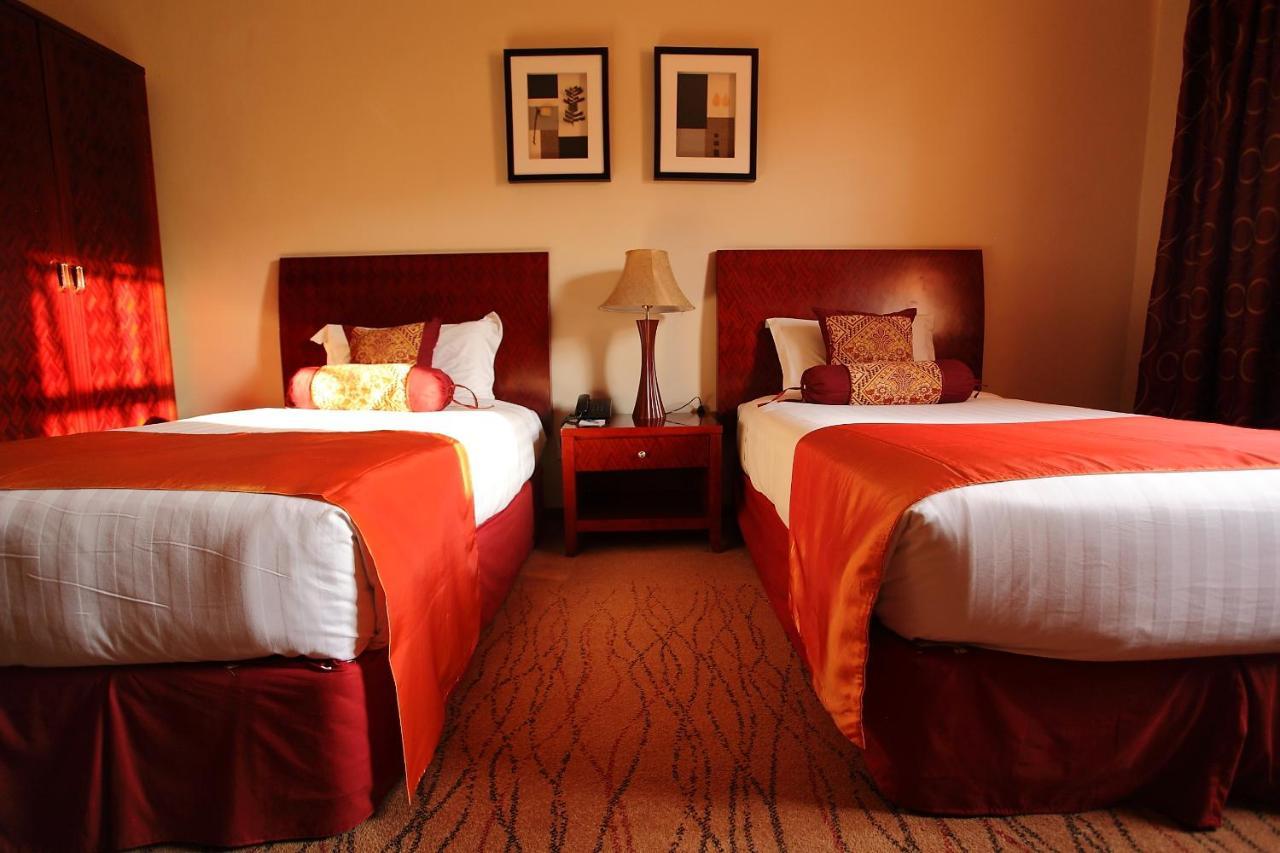 Crossroads Hotel ลิลองเว ภายนอก รูปภาพ
