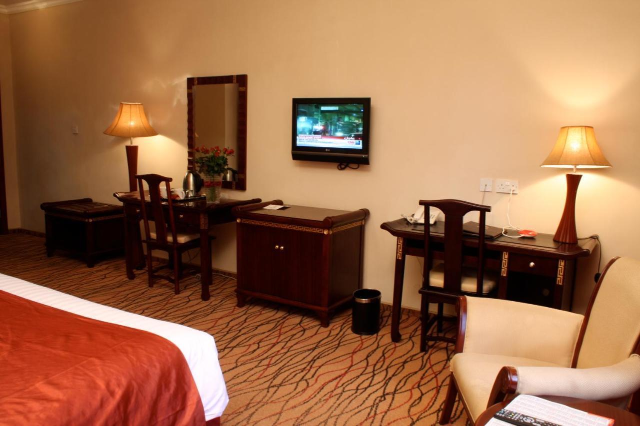 Crossroads Hotel ลิลองเว ภายนอก รูปภาพ